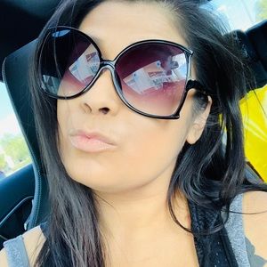 Meet your Posher, Candy